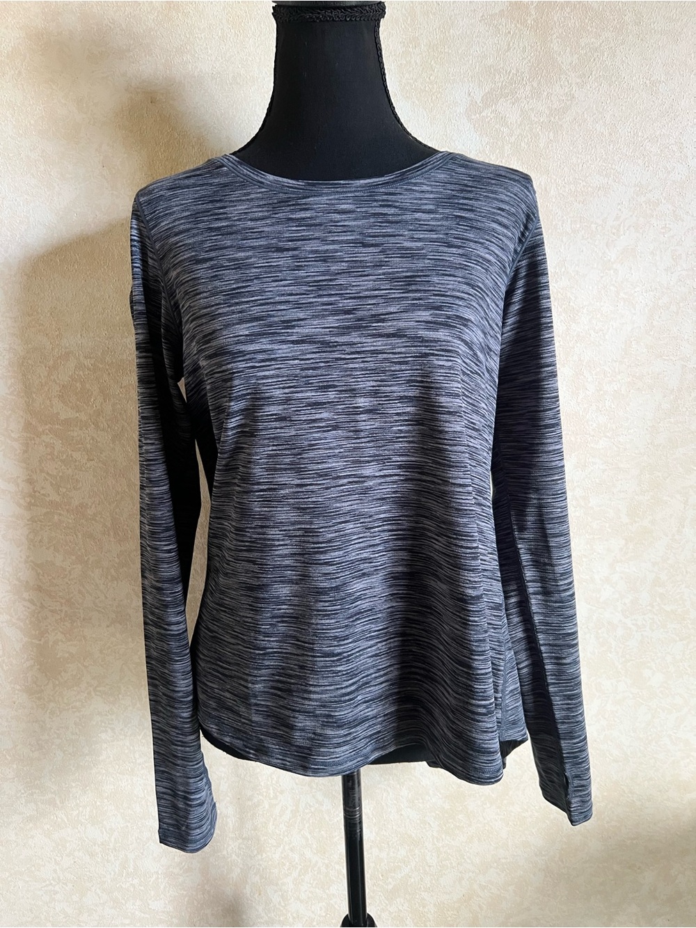 Zyia active blue & grey long sleeve top split back